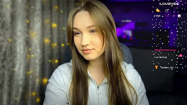 ChloeMillerMeow online show from September 16, 4:30 pm