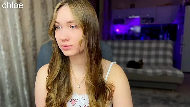 ChloeMillerMeow online show from October 15, 7:03 pm