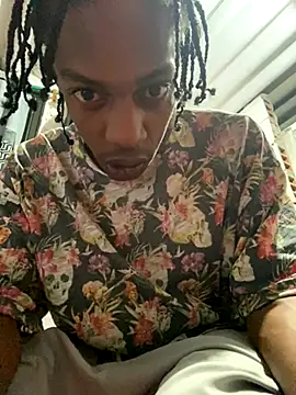 Larry-n-clouds online show from November 25, 3:39 am