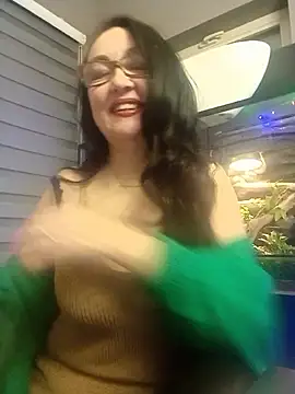 Snapshot of CamilleDesire chatting on December 18, 4:39 pm CamilleDesire online show from December 18, 4:39 pm