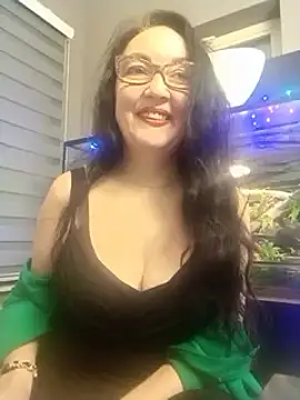 Snapshot of CamilleDesire chatting on December 19, 5:18 pm CamilleDesire online show from December 19, 5:18 pm