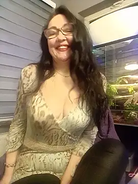 Snapshot of CamilleDesire chatting on December 21, 4:25 pm CamilleDesire online show from December 21, 4:25 pm