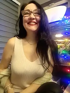 Snapshot of CamilleDesire chatting on December 27, 5:26 pm CamilleDesire online show from December 27, 5:26 pm