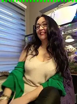 Snapshot of CamilleDesire chatting on February 18, 4:59 pm CamilleDesire online show from February 18, 4:59 pm