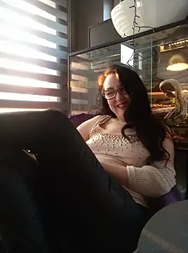 Snapshot of CamilleDesire chatting on March 10, 4:46 pm CamilleDesire online show from March 10, 4:46 pm