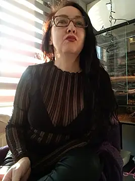 Snapshot of CamilleDesire chatting on March 18, 4:59 pm CamilleDesire online show from March 18, 4:59 pm
