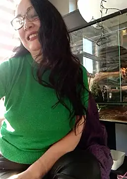 Snapshot of CamilleDesire chatting on March 19, 4:45 pm CamilleDesire online show from March 19, 4:45 pm
