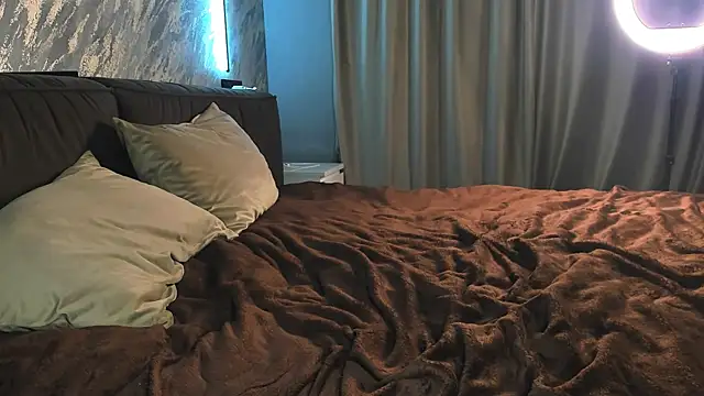 laflamebella online show from May 3, 4:35 pm