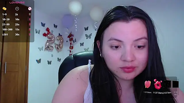 Snapshot of Sarahros1 chatting on December 9, 11:56 pm Sarahros1 online show from December 9, 11:56 pm