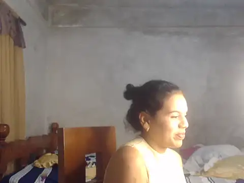 Snapshot of La_Bembona chatting on September 12, 5:51 am La Bembona online show from September 12, 5:51 am