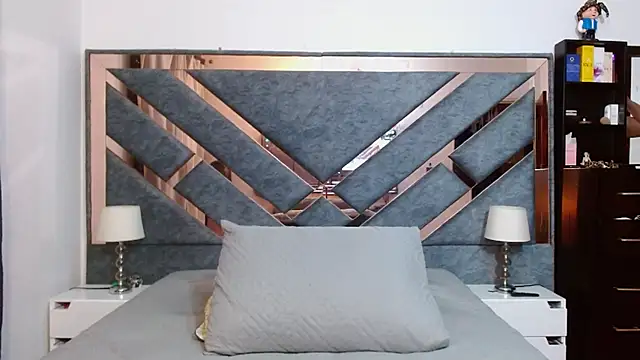 Snapshot of KarlaTesg chatting on October 23, 9:41 am KarlaTesg online show from October 23, 9:41 am