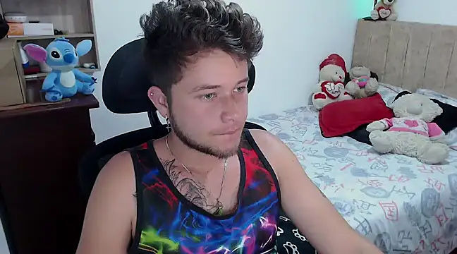 Snapshot of JOHANLEON1 chatting on December 15, 6:07 am JOHANLEON1 online show from December 15, 6:07 am