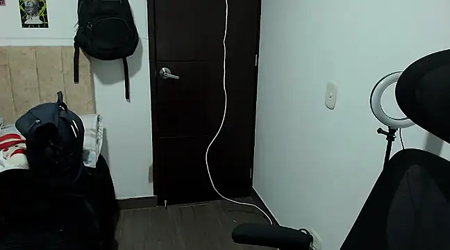 Snapshot of JOHANLEON1 chatting on January 19, 3:39 am JOHANLEON1 online show from January 19, 3:39 am