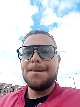 JOHANLEON1 online show from June 1, 8:54 pm