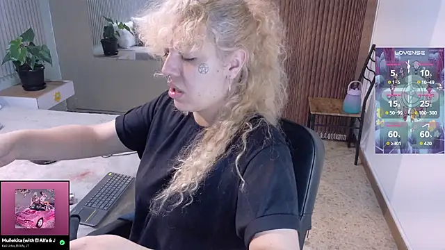 Snapshot of Eli666uwu chatting on September 24, 11:35 am Eli666uwu online show from September 24, 11:35 am