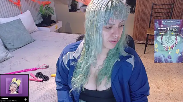 Snapshot of Eli666uwu chatting on October 25, 11:40 am Eli666uwu online show from October 25, 11:40 am