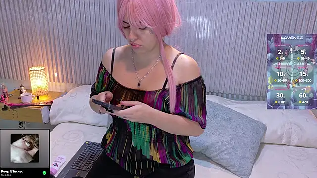 Snapshot of Eli666uwu chatting on December 5, 11:30 am Eli666uwu online show from December 5, 11:30 am