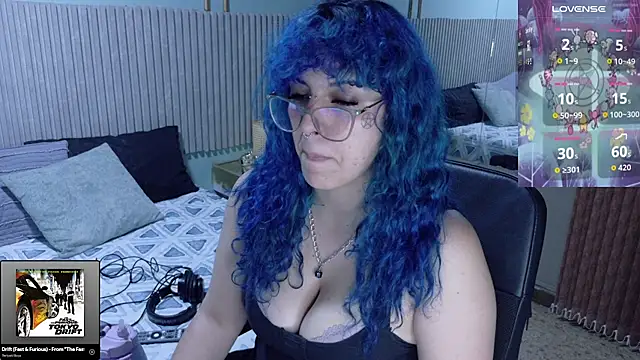 Snapshot of Eli666uwu chatting on January 14, 12:11 pm Eli666uwu online show from January 14, 12:11 pm