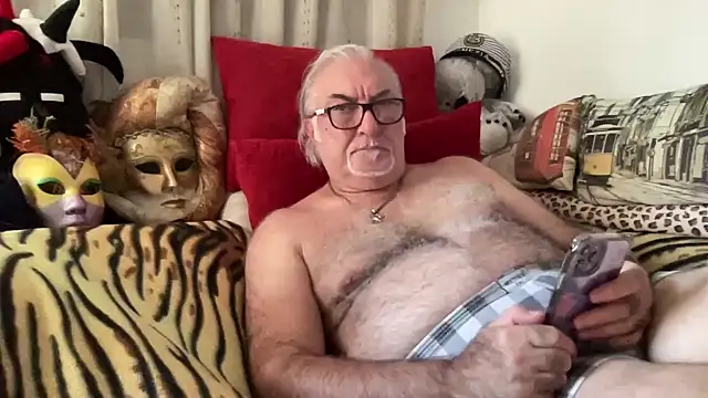 Snapshot of EroticVenetian chatting on October 2, 3:19 pm EroticVenetian online show from October 2, 3:19 pm