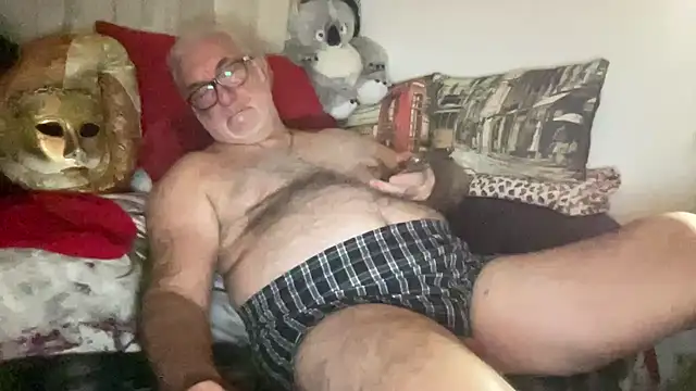 Snapshot of EroticVenetian chatting on October 5, 9:34 pm EroticVenetian online show from October 5, 9:34 pm