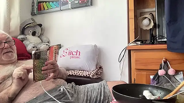 Snapshot of EroticVenetian chatting on October 7, 1:30 pm EroticVenetian online show from October 7, 1:30 pm