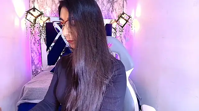 Snapshot of Karla_hernandez_ chatting on October 18, 11:33 am Karla hernandez online show from October 18, 11:33 am