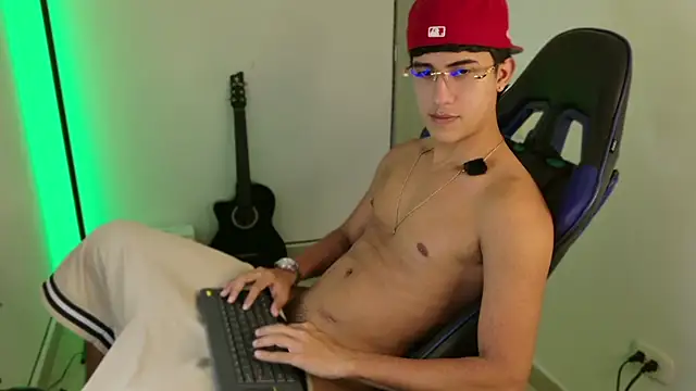 Snapshot of Juan_da01 chatting on April 23, 5:30 am Juan da01 online show from April 23, 5:30 am