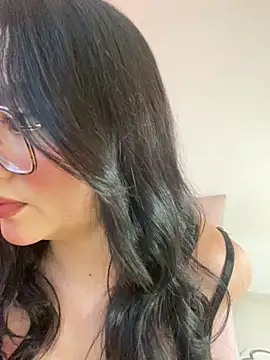 montmariana online show from February 5, 1:43 am