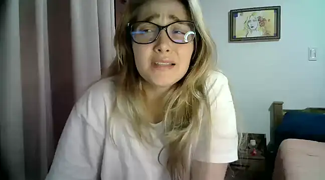 Snapshot of katy_pp chatting on January 12, 12:39 am katy pp online show from January 12, 12:39 am