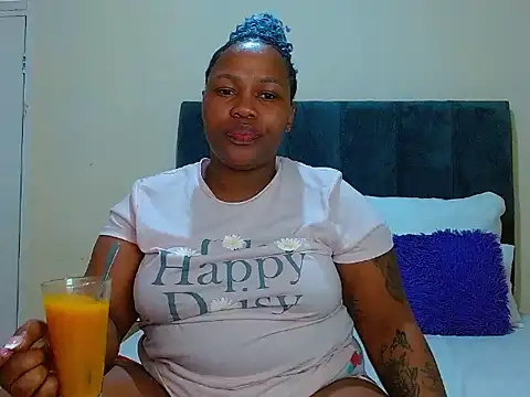 curvycloe1 online show from November 2, 4:37 am
