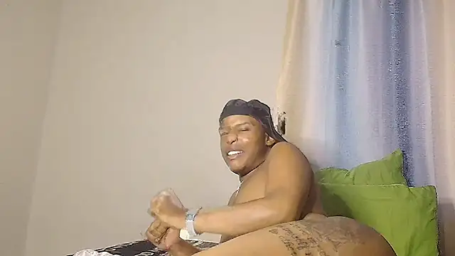Snapshot of sexychane chatting on February 27, 4:53 pm sexychane online show from February 27, 4:53 pm