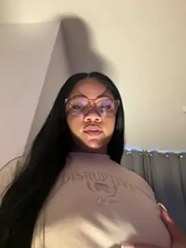 Snapshot of ashley_Tompson1 chatting on February 16, 11:28 am ashley Tompson1 online show from February 16, 11:28 am