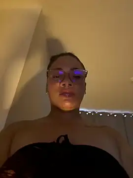 Snapshot of ashley_Tompson1 chatting on March 17, 11:13 am ashley Tompson1 online show from March 17, 11:13 am