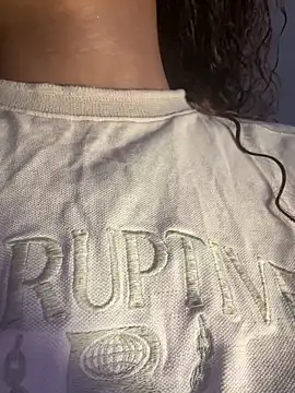 Snapshot of ashley_Tompson1 chatting on April 6, 11:33 am ashley Tompson1 online show from April 6, 11:33 am