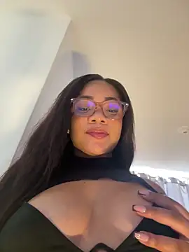 ashley Tompson1 online show from April 30, 2:01 pm
