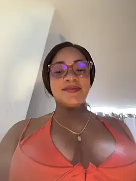 ashley Tompson1 online show from May 1, 2:43 pm