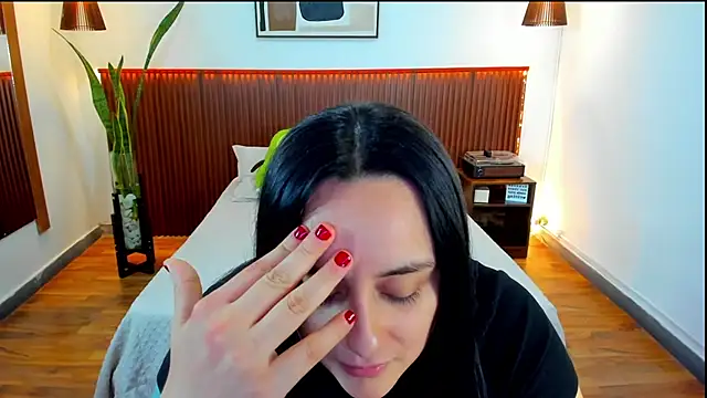 Snapshot of KatherineBond chatting on September 19, 7:14 pm KatherineBond online show from September 19, 7:14 pm