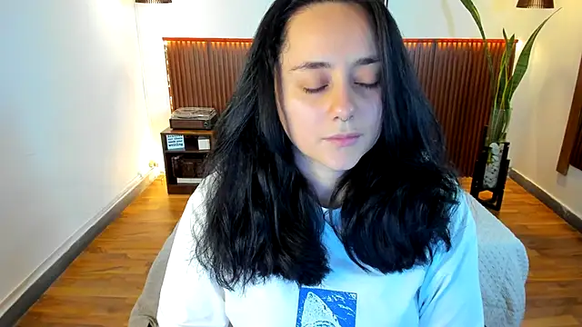 Snapshot of KatherineBond chatting on October 4, 7:23 pm KatherineBond online show from October 4, 7:23 pm