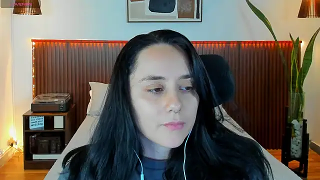 Snapshot of KatherineBond chatting on October 7, 6:38 pm KatherineBond online show from October 7, 6:38 pm