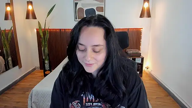 Snapshot of KatherineBond chatting on October 13, 8:09 pm KatherineBond online show from October 13, 8:09 pm