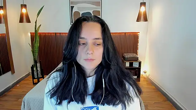 Snapshot of KatherineBond chatting on October 16, 7:48 pm KatherineBond online show from October 16, 7:48 pm