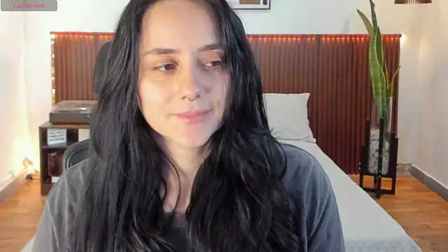 Snapshot of KatherineBond chatting on October 27, 9:30 pm KatherineBond online show from October 27, 9:30 pm