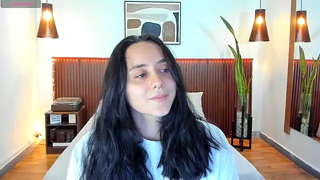 Snapshot of KatherineBond chatting on October 28, 7:38 pm KatherineBond online show from October 28, 7:38 pm