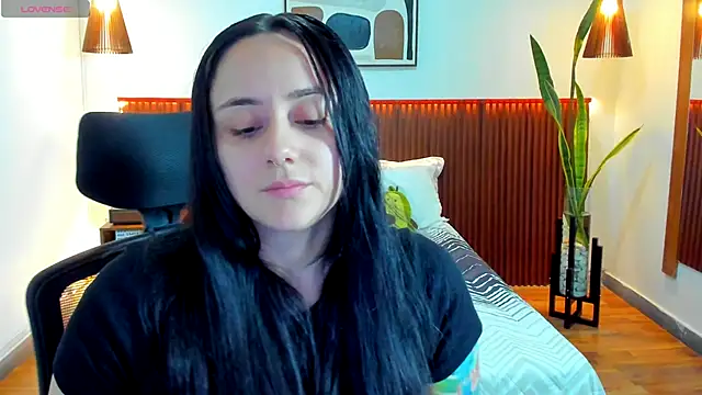 KatherineBond online show from November 14, 7:45 pm