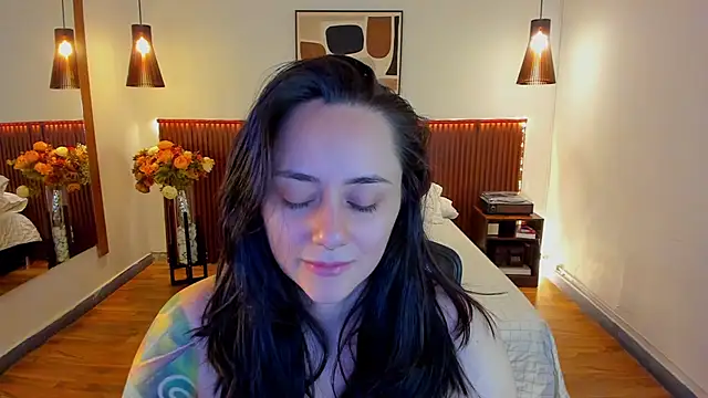 Snapshot of KatherineBond chatting on June 16, 6:43 pm KatherineBond online show from June 16, 6:43 pm