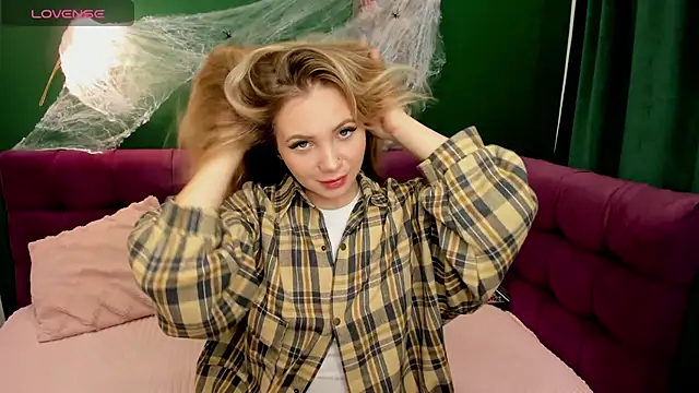 EvaMoran online show from October 24, 1:46 am