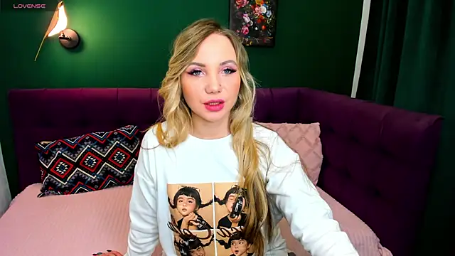 EvaMoran online show from November 10, 1:37 am