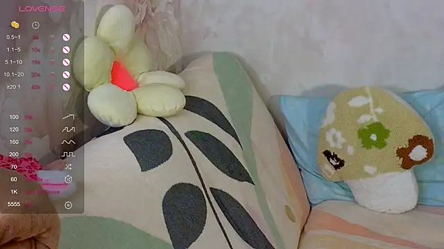 Snapshot of TrissMerigold9 chatting on October 30, 9:26 pm TrissMerigold9 online show from October 30, 9:26 pm