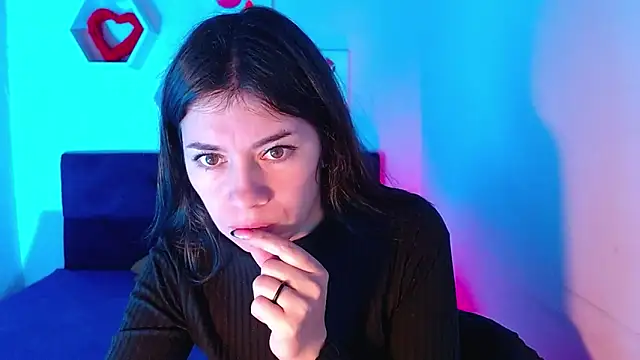 AnnaliOlsenX online show from December 30, 1:58 pm