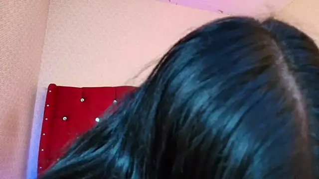 AnnaliOlsenX online show from May 6, 5:51 pm